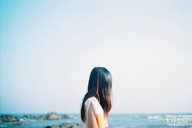 木梓加贝|24岁不喝奶茶,不敢逛实体店又如何?人生从来不是表面的伪精致