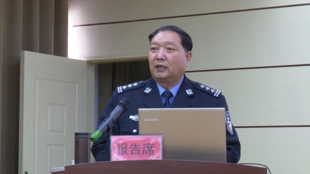 阿克塞县融媒体中心 我县举办政法系统英模事迹报告会