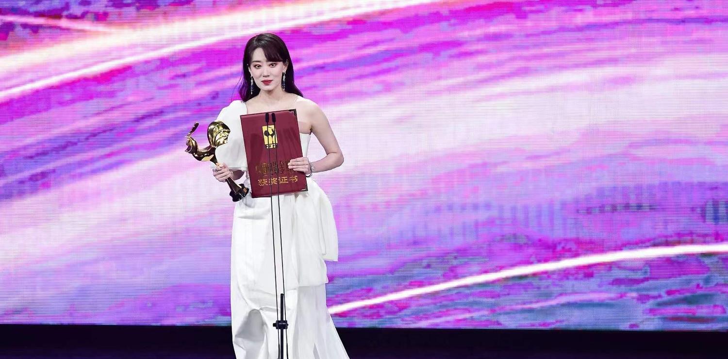 林心如|金鸡奖：张译封帝张小斐封后，张子枫遗憾陪跑，观众错骂了刘浩存