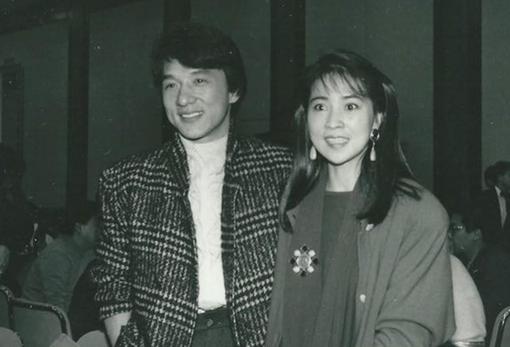 霍思燕|1982年，林凤娇偷偷跑到美国为成龙生下儿子，她比你想象的更能忍