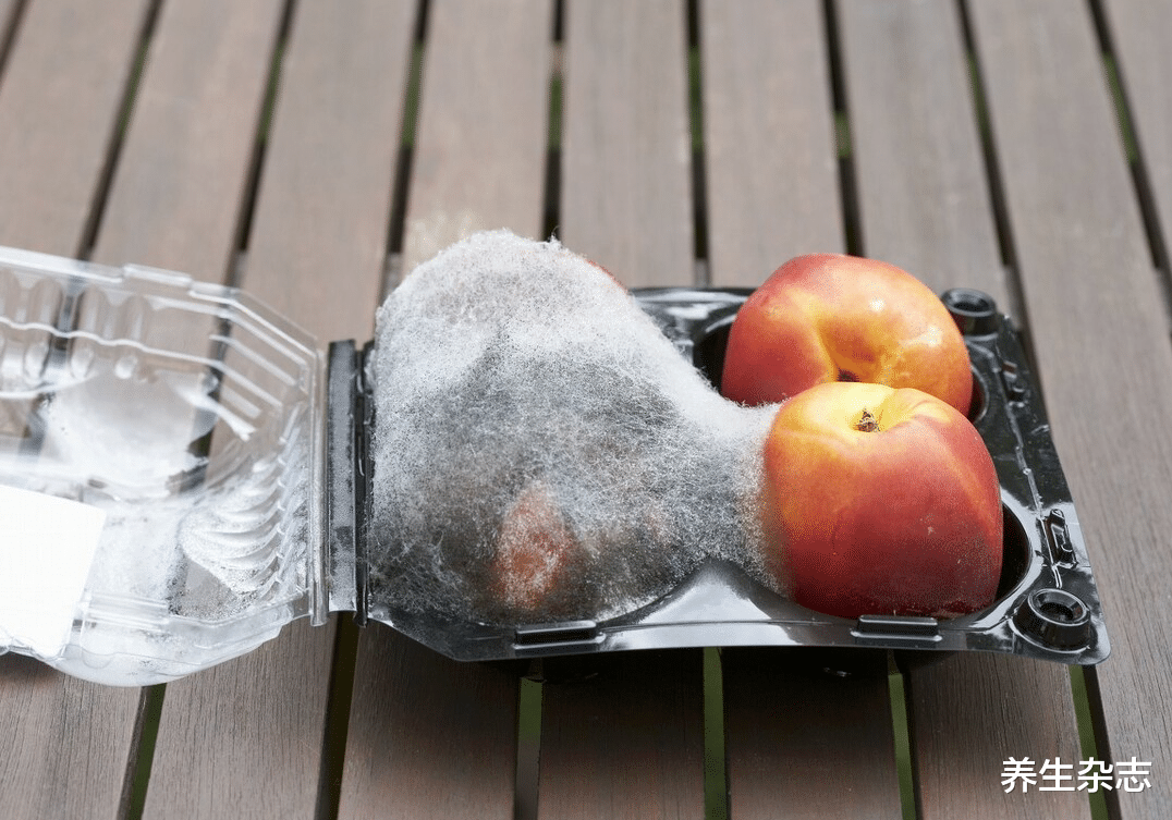 鸡蛋|肝不好的人，不能吃鸡蛋？肝病科主任：不想肝受损，远离3种食物