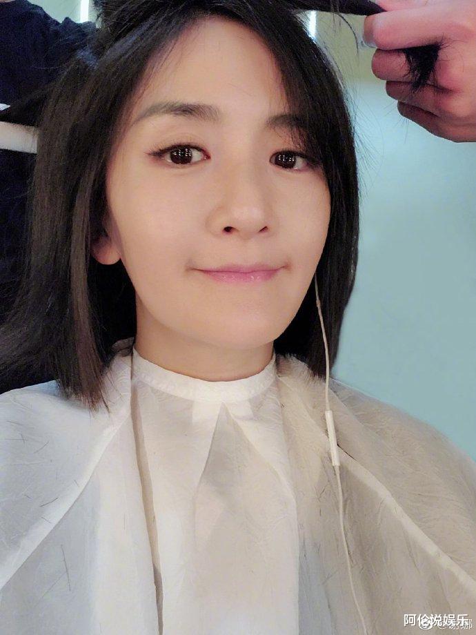 谢娜|谢娜被曝已经生下女儿，张杰全程陪伴，一个细节暴露消息是假的