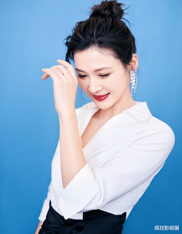 亮剑|《亮剑》播出16年女主现状，有人嫁豪门老公锒铛入狱，有人片酬14亿