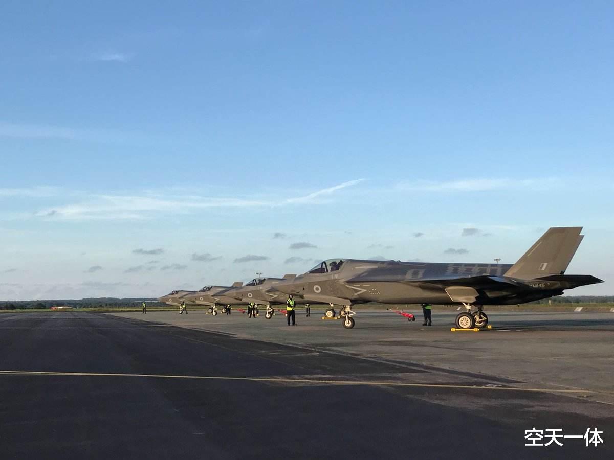 F-35|英国航母搭载18架F35B，自己连一架都没有，全是靠“刷脸”借的？