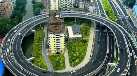 阳光语言矫正说|因祸得福！广州这个钉子户，因不满足赔偿被厌弃，却因此飞黄腾达