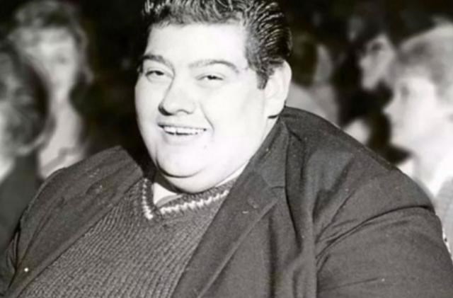 印度 印度老人把留了66年的指甲剪下，封存博物馆后，手指发生了新变化