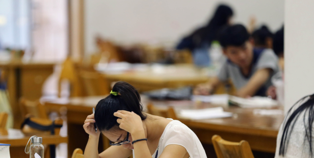 大学|90后兴起“新型啃老”，毕业后一直在学习，家长却被蒙在鼓里