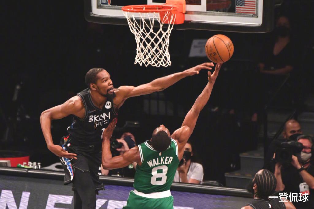 篮网队|4-0横扫？篮网第4巨头诞生，杜少4帽锁死塔图姆，哈登发推15巨头