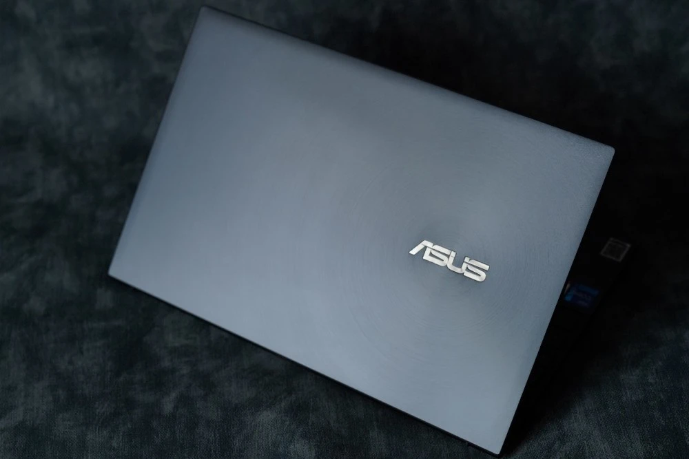 联想Yoga|华硕灵耀 VS 联想YOGA，热门笔记本怎么选？性能向与综合向的对垒