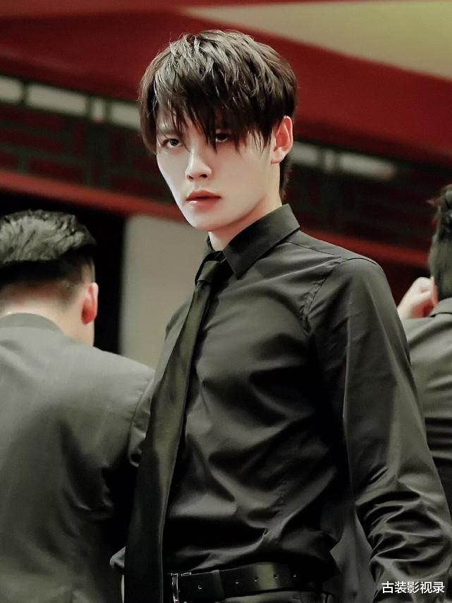 佟丽娅|《盗墓笔记》张大佛爷的两个谎言，一个骗了九门，另一个害了小哥