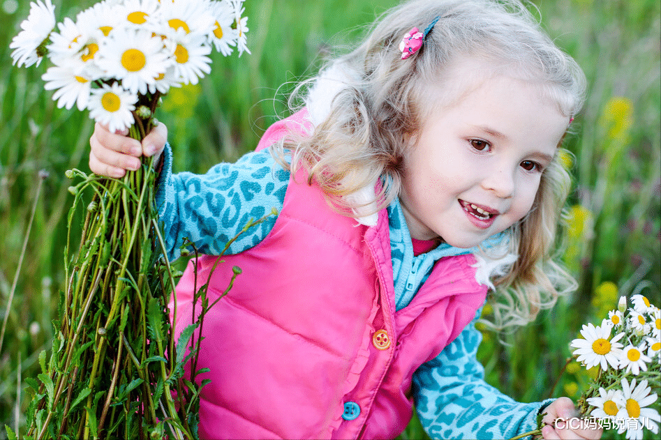 CiCi妈妈说育儿|换季了，别只想着给孩子“加”衣服了，学会怎么“脱”才是技巧活