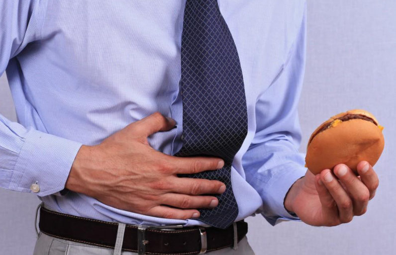 肠胃|?男性晨起出现3种异常，肝脏或已奄奄一息，占一个，赶紧查肝CT