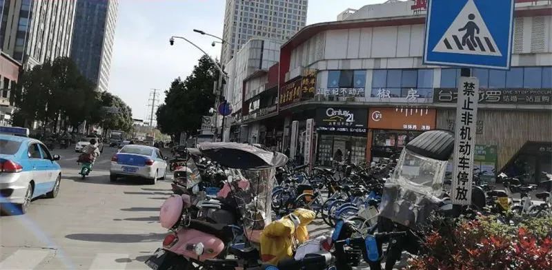 蚌埠广电 蚌埠共享电单车乱象丛生,恳请停止投放?官方回复......