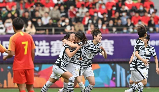 王霜|4-3！世界波！王霜踢瘋了，遠射+2球1助爆發(fā)，中國女足大逆轉