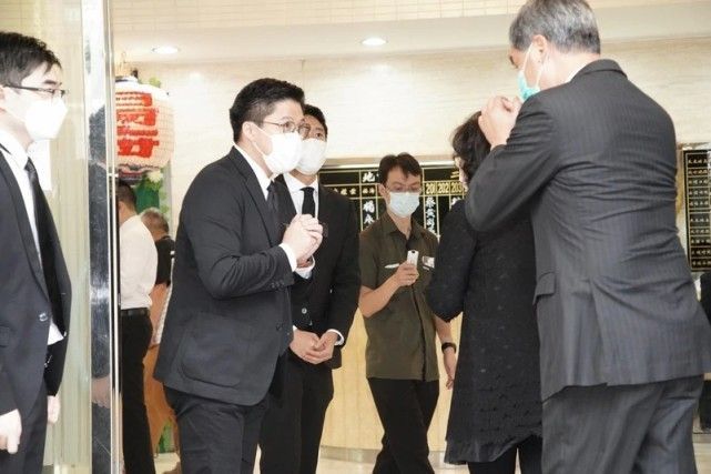 郭晶晶|娶妻当娶贤：霍启刚以195票成功当选，郭晶晶送上“蔬菜花”祝贺