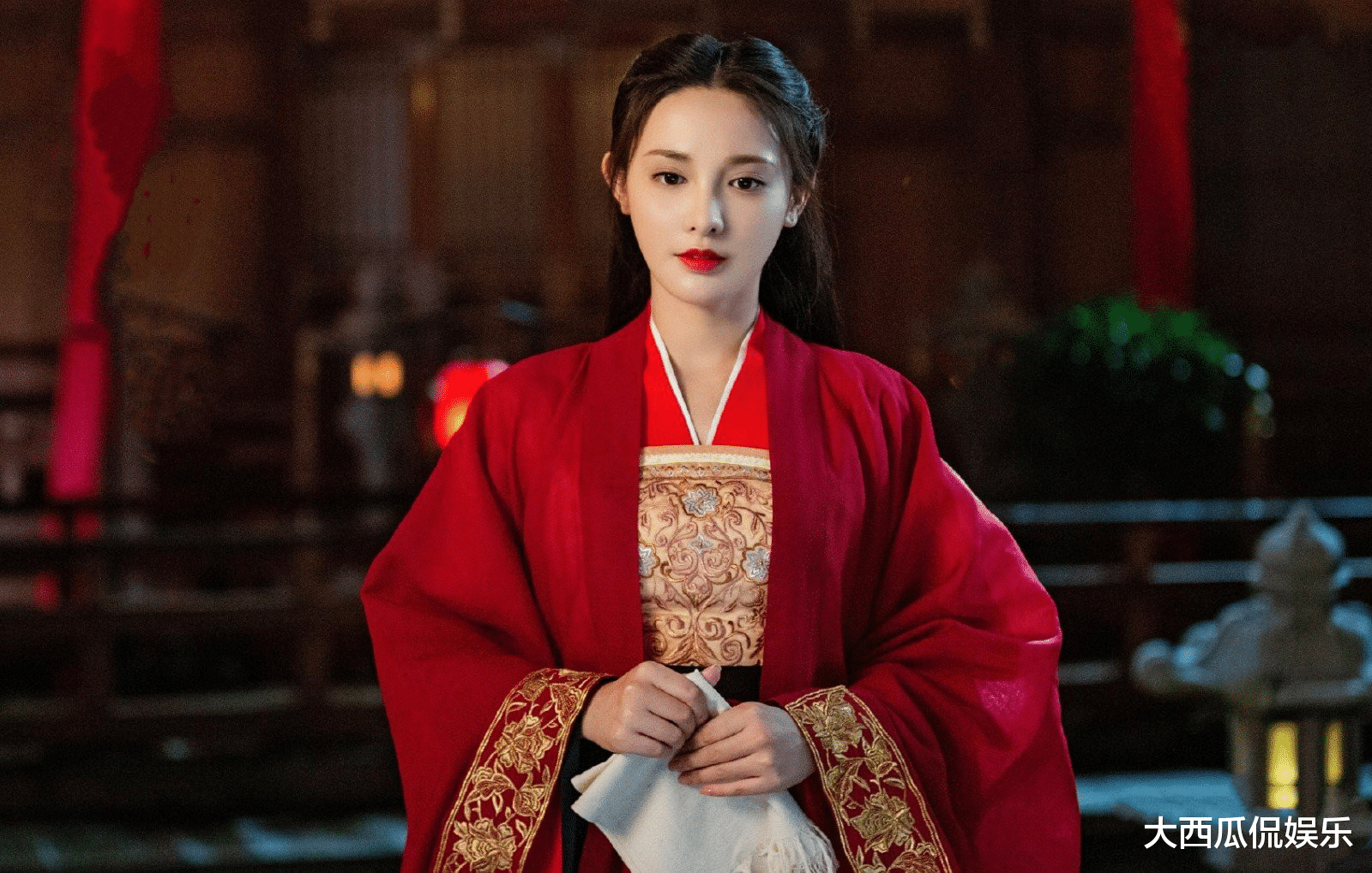 彭小苒|彭小苒再携虐恋古装剧来袭,与大12岁男主组cp,看到女配:心动了