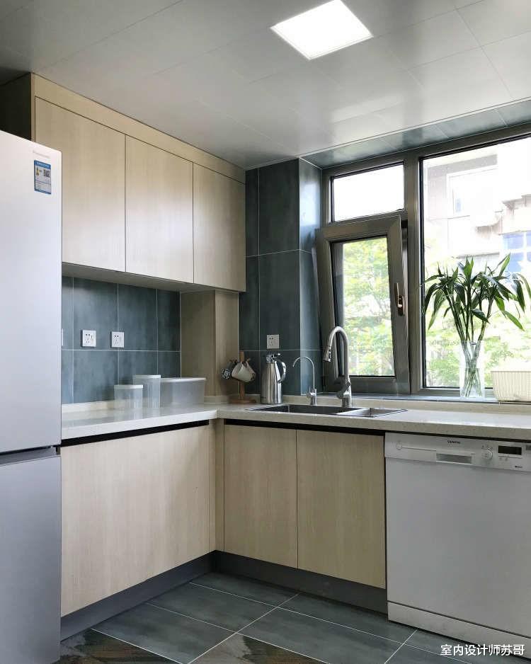 用北欧风重塑三居室,用绿色做点缀,展现出生活的新意和浪漫