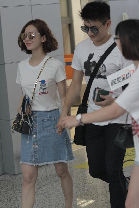 反派|刘诗诗和吴奇隆真的很像，出门的时候穿的都很低调，却都很高级