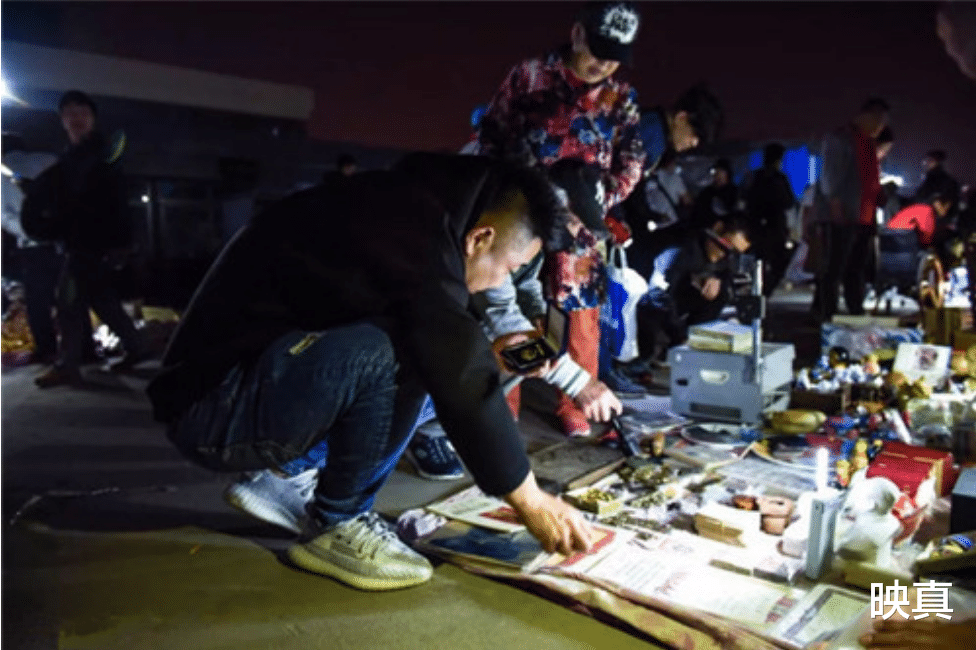 凌晨12点后开张,太阳升起前收摊,南京“鬼市”都卖啥?