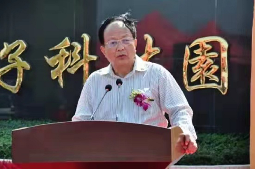 张乐平|三毛扮演者王龙基罕见现身综艺，81岁身体硬朗，谈吐清晰打扮朴素