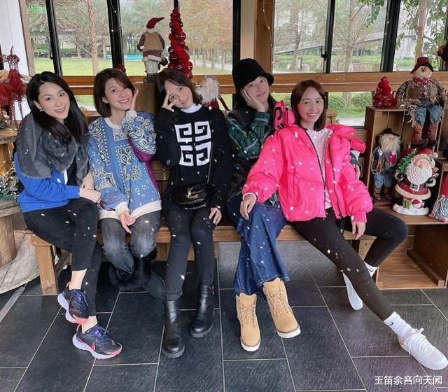 陈乔恩|备孕成功？好事将近？陈乔恩人胖一圈还用包遮挡肚子