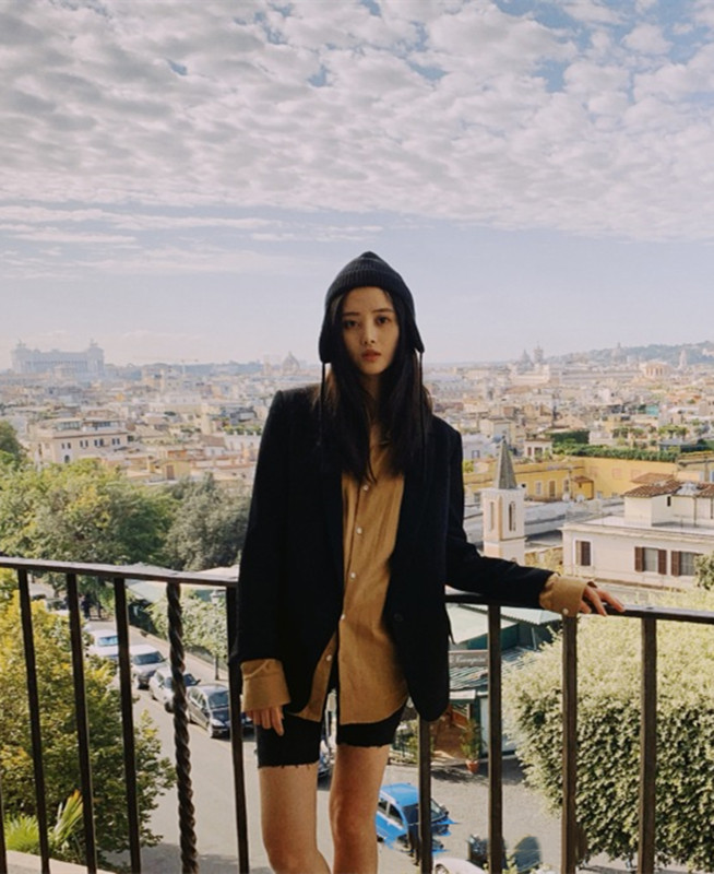 隋雨蒙|李光洁一家三口幸福同框，小10岁妻子才92斤，凹下衣失踪腿真细