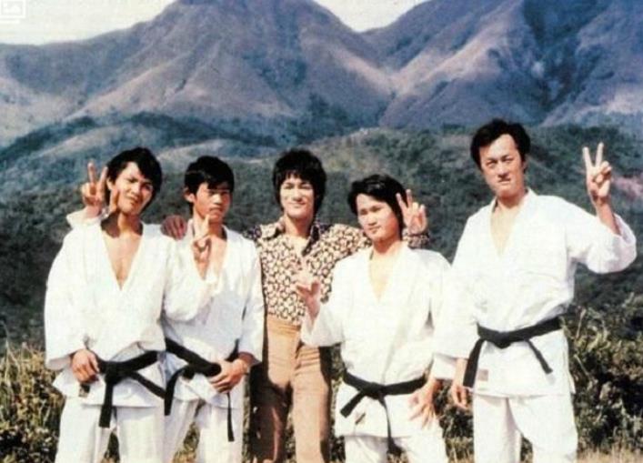 李小龙|他没到场李小龙绝不开工,曾酒后暴打成龙、洪金宝