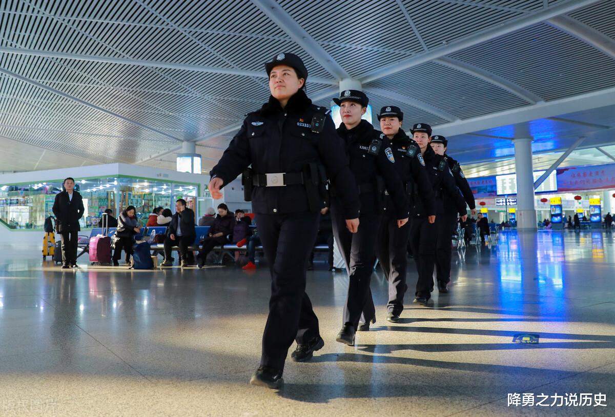 穿衣搭配|我，辅警，晒出工资，透露大家愿意当辅警，不愿去工厂工作的原因