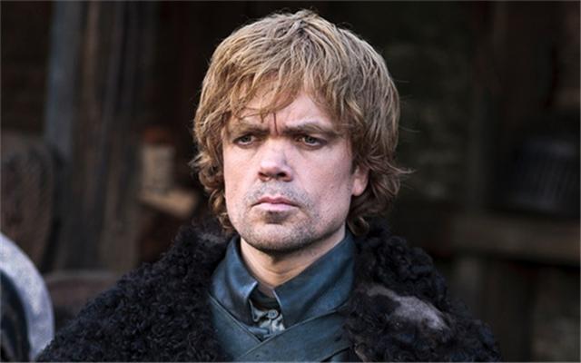 权力的游戏|应该如何评价《权力的游戏》中，龙妈这个人？