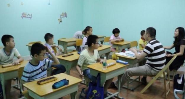 吴洪娜聊说育儿|“周中课”将要被取消？多地方教育部门下发通知，教育机构慌了