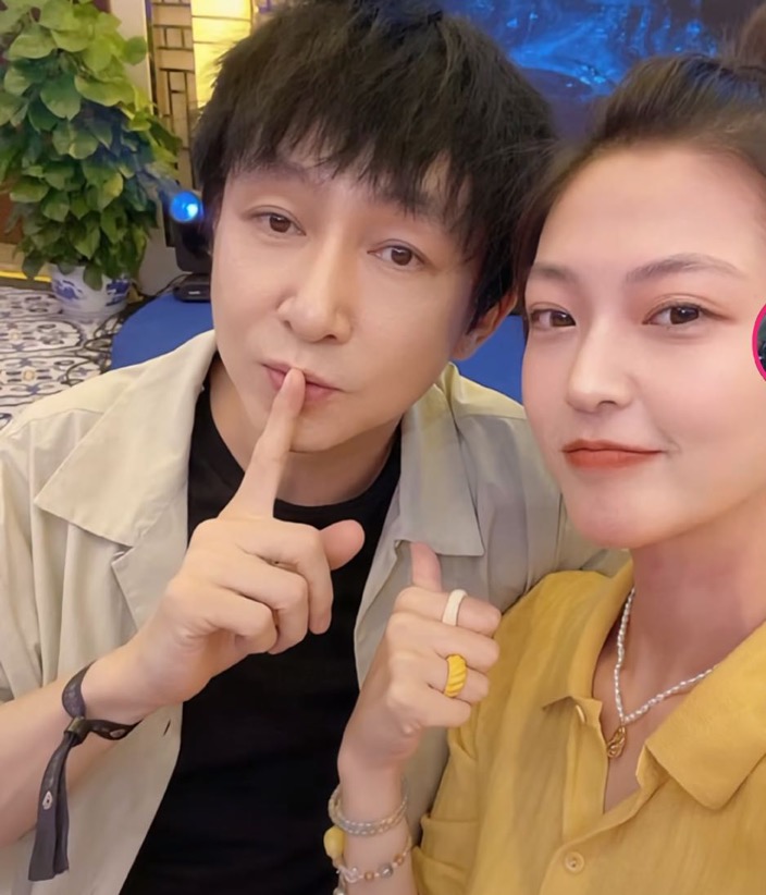 徐英子|《扫黑风暴》大量庆功宴照曝光，剧中CP再合体，孙兴徐英子好般配