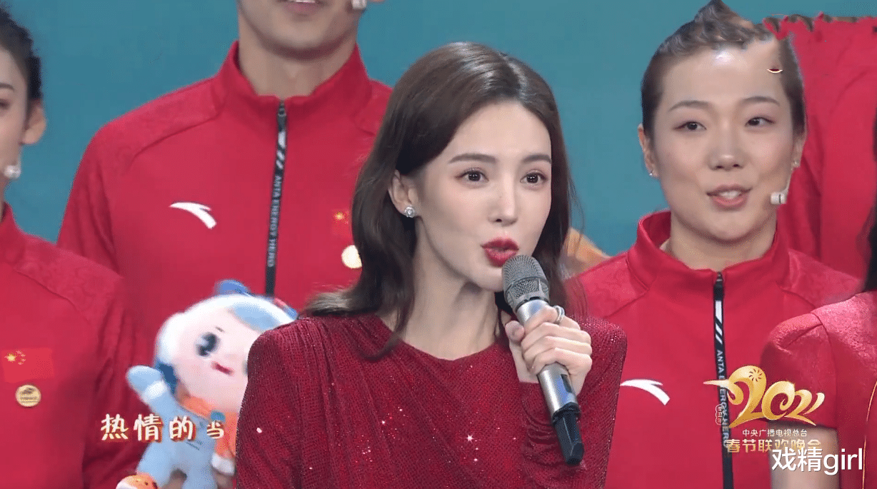 王一博|春晚零点后：刘烨假唱笑场，杨幂姿势僵硬，金晨眼睛乱瞟，周杰伦瘦了