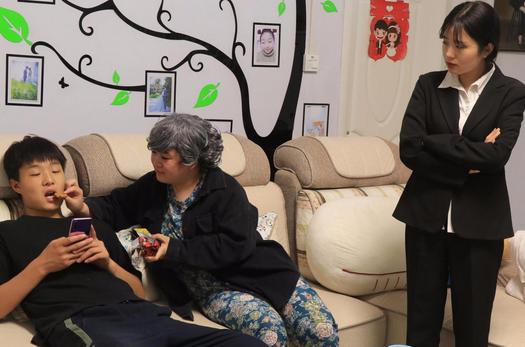 歪妈亲子故事|00后孩子仍“男多女少”，很多父母嘴上说的平等，被身体出卖了