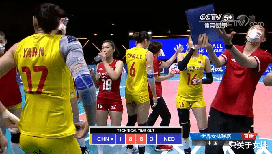 李盈莹|李盈莹飞一传，安家杰手把手教她如何保护王梦洁，丁霞听后愣住了