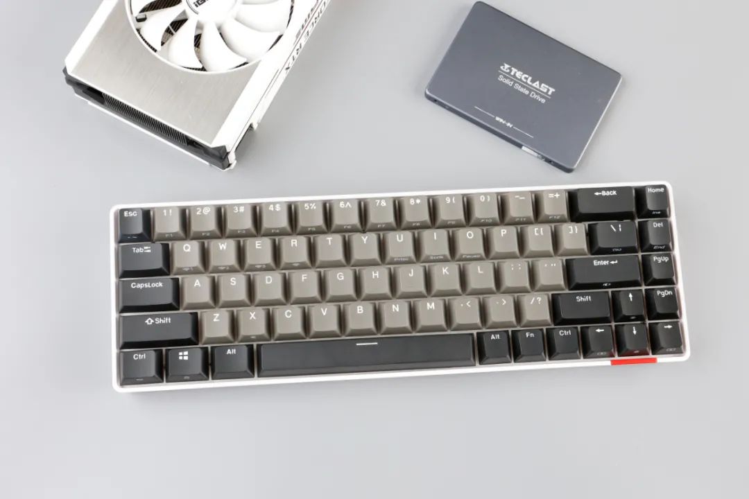 LG|紧凑、全面型选手！Tt领航员C360 RGB三模机械键盘