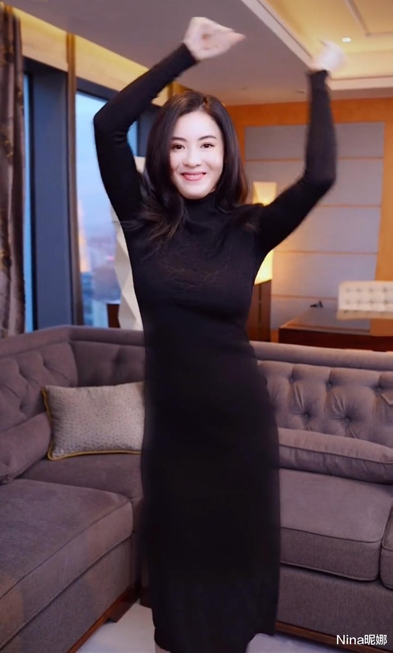 朱珠|张柏芝跳猛犬劝退舞!针织裙穿出完美S曲线,听狗叫吓得花容失色