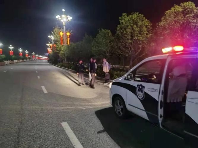 男子受托送母子回家却把女子的裤子脱了,幸被朋友及时制止被轻判