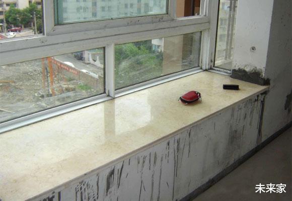 |窗户漏水要及时维修，以免腐蚀窗户和墙体！窗户漏水原因和处理方法！