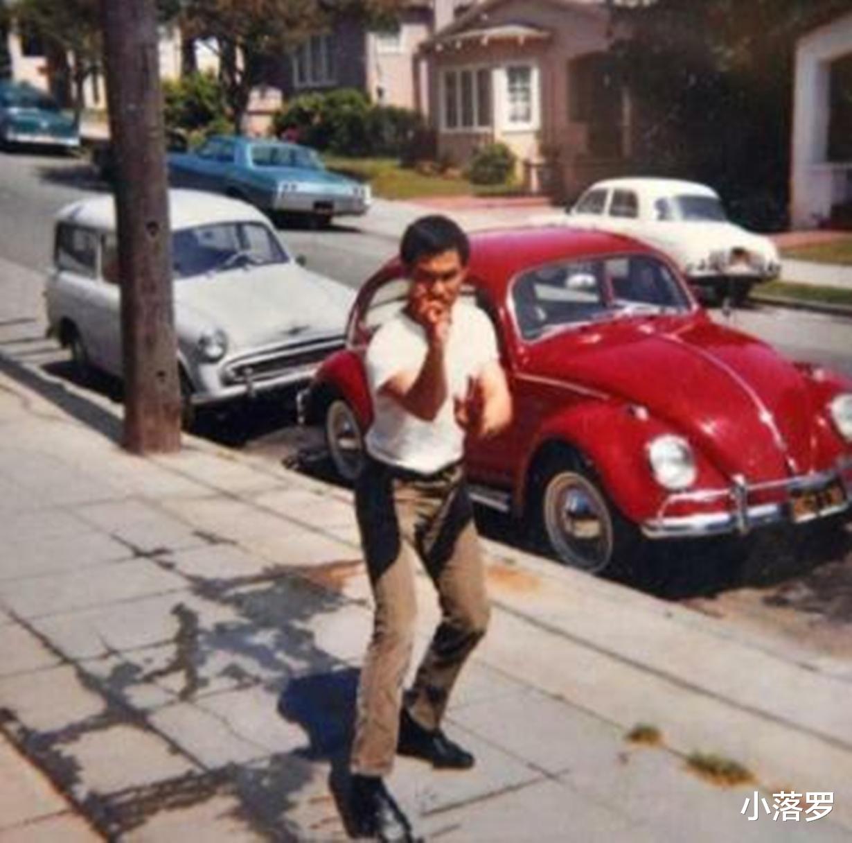 李小龙|吐酒的梦露，打铁砂袋的李小龙，穿黑白泳装的戴安娜：您见过这些照片吗