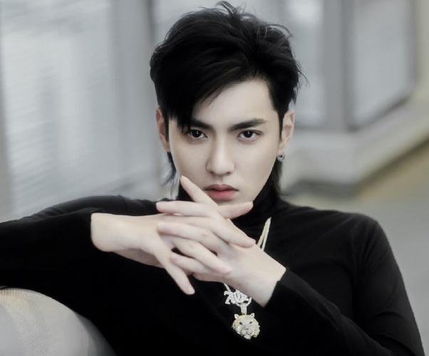 谭松韵|金金乐道丨从吴亦凡暴雷你能看出为什么有人可以10年赚20亿？