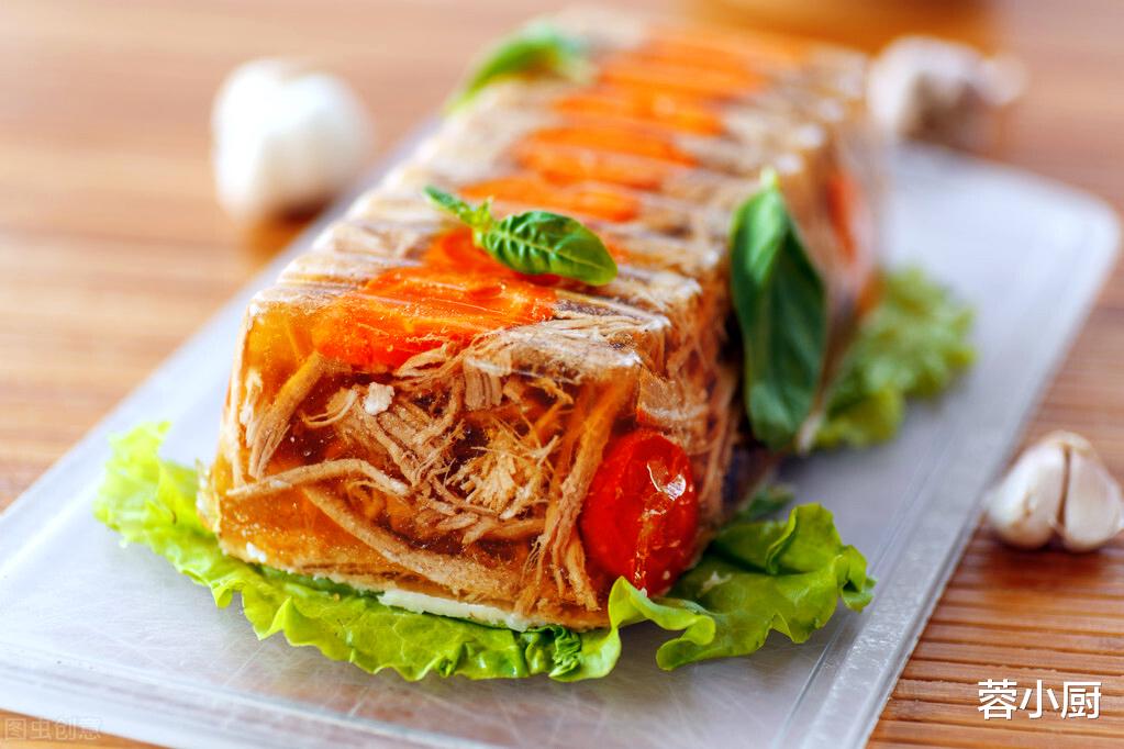 猪皮|秋冬干燥寒冷，女人要多吃6种食材，补水又驱寒，面如桃花显年轻