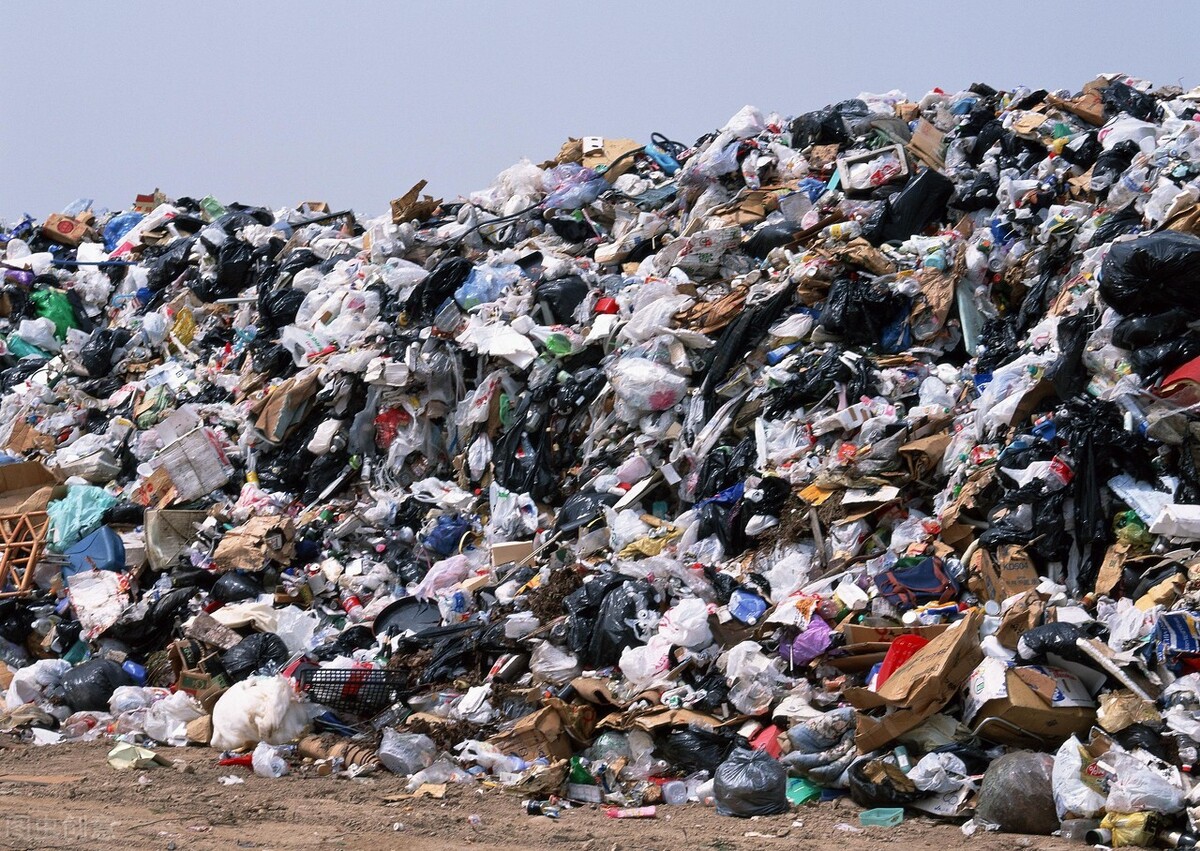 天舟三号 没有生命的月球，出现了200多吨的垃圾，难道外星文明秘密造访？