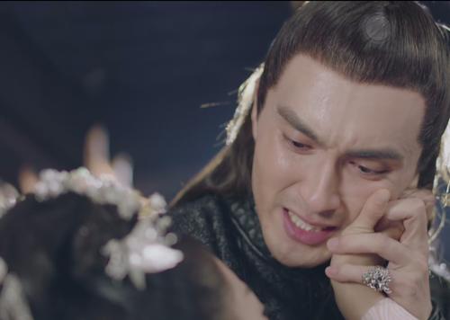 吻戏|演员拍吻戏为何只拍上半身？看到全身镜头后，导演：我不是故意的