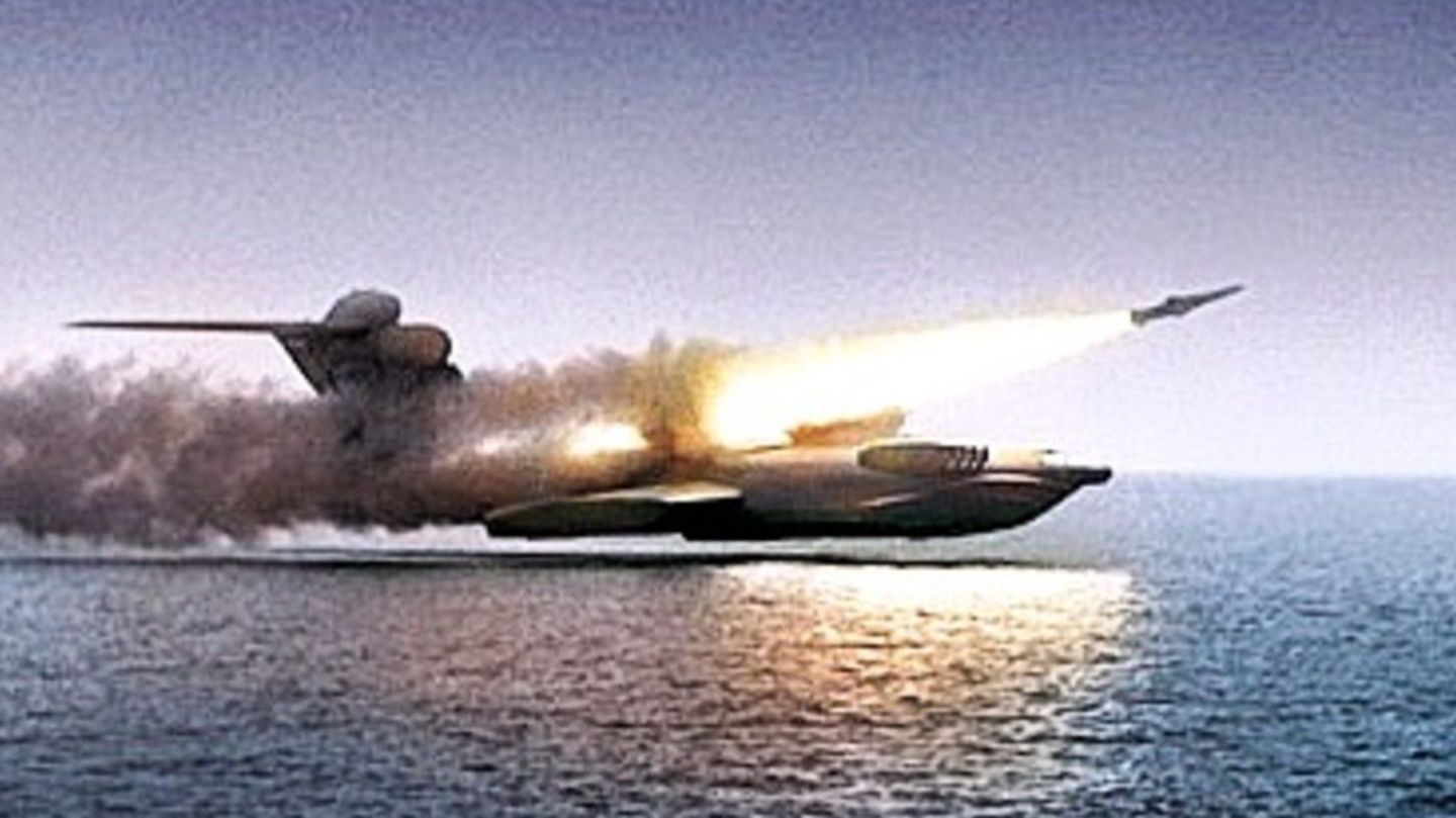 夸父逐星空|里海怪物:身长100米的科幻飞机紧贴海面10米以800公里时速狂奔!