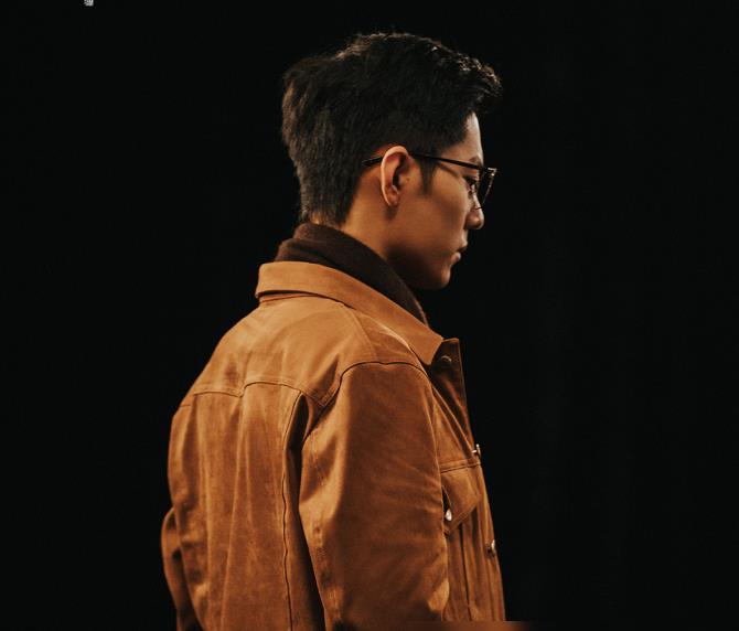 肖战|肖战《如梦之梦》首演，细看现场花篮上的名字，暴露圈内真实人缘