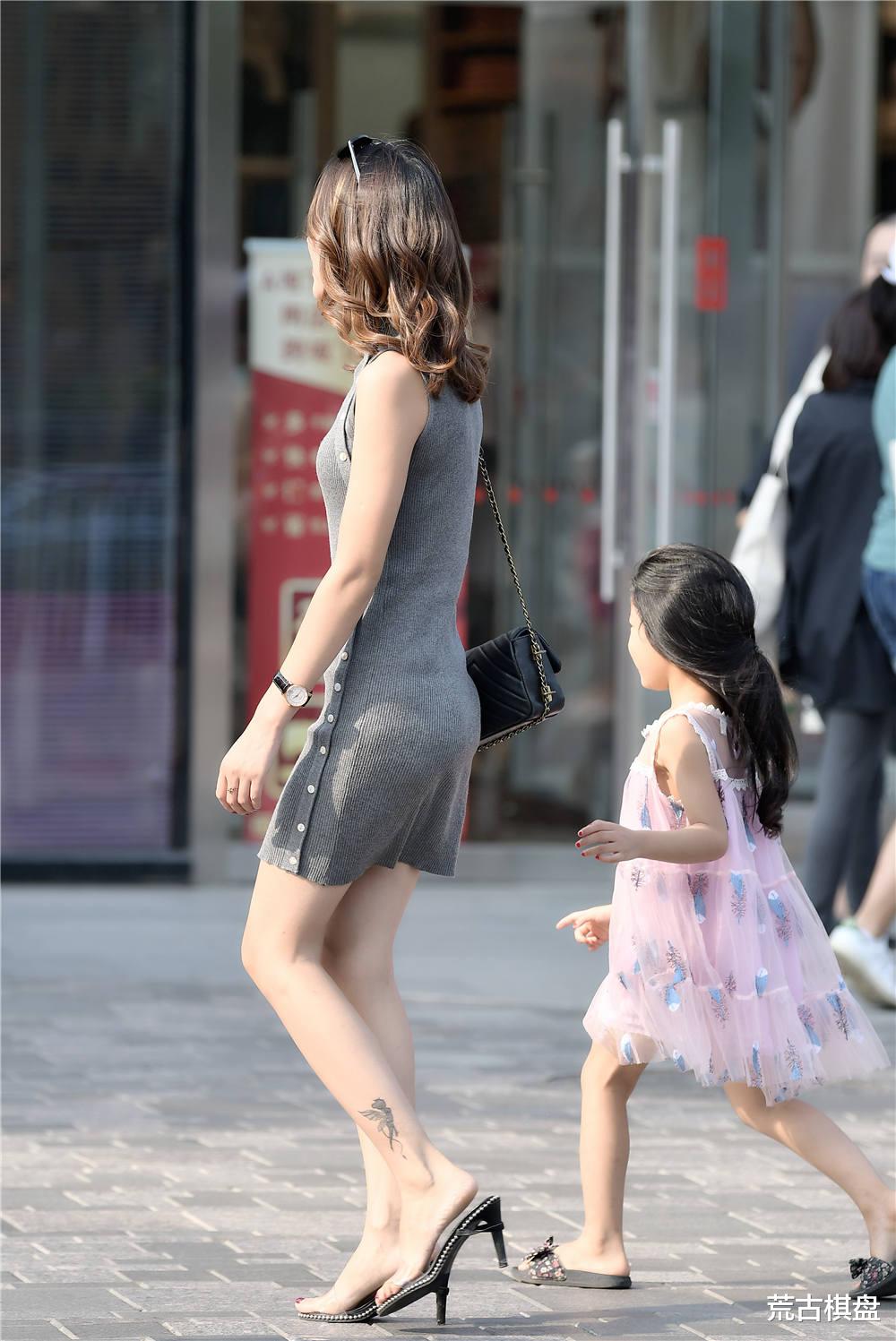 荒古棋盘|辣妈的时尚，在于心态，不是做了妈妈，就不能穿着漂亮的衣服了