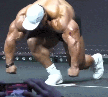 健身|肌肉小伙参加健美比赛遭热议，网友：太丑了，这肚子就离谱！