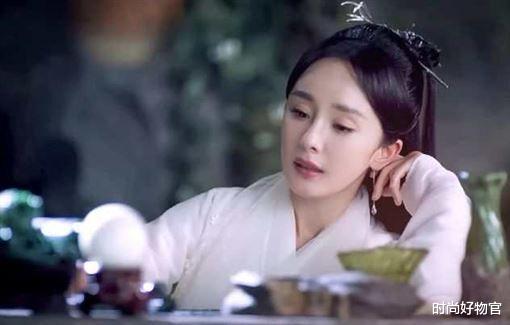 杨幂|杨幂“纯天然”人设崩塌，与美容仪续约，颜值“回春”令人惊艳