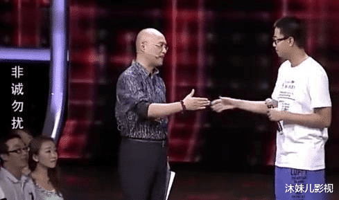 小姐姐|非诚勿扰：穷小伙遗憾离场，台下富婆却突然喊话：包你吃住20年！