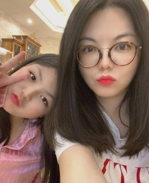 王诗龄|有种“整容”叫长大王诗龄，常因身材肥胖上热搜，如今瘦到难认出